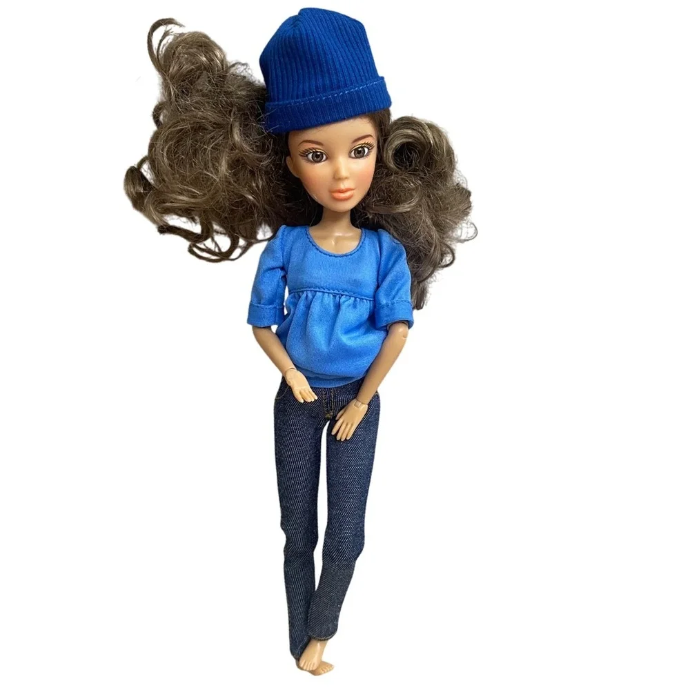 Spin Master‎ Liv Doll Brunette Hair Blue Outfit Hat 2009 Collectible pre owned